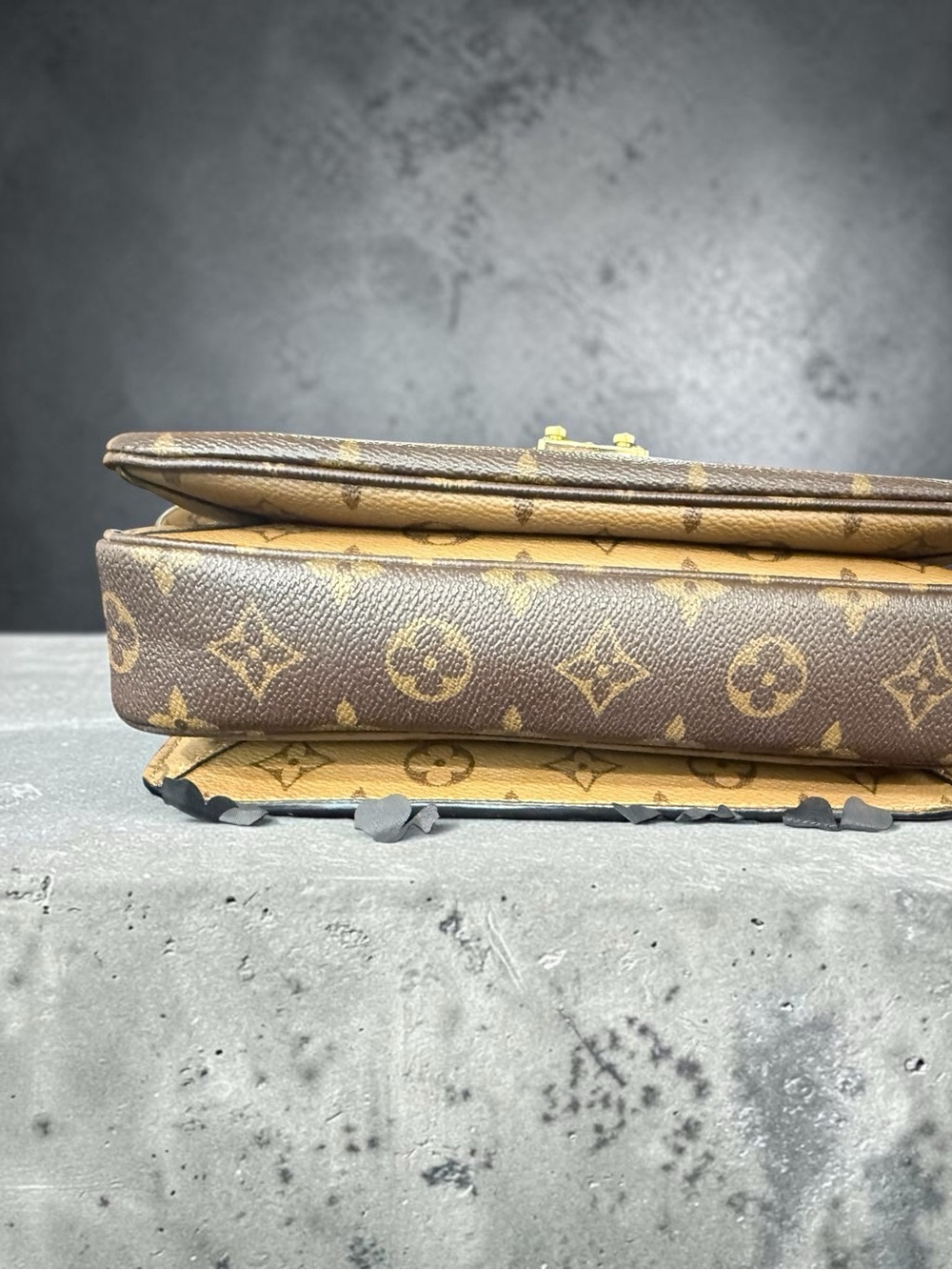 Louis Vuitton Pochette Métis MM Reverse Monogram M44876 - Picture 8 of 12